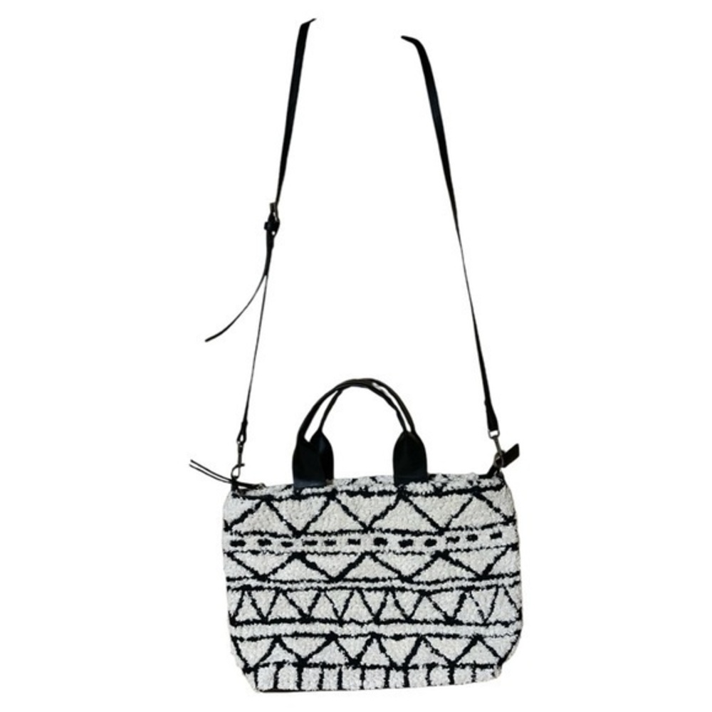 Universal Thread Paxton Jaquard Sherpa Crossbody Zip Tote Boho Black‎ Cream